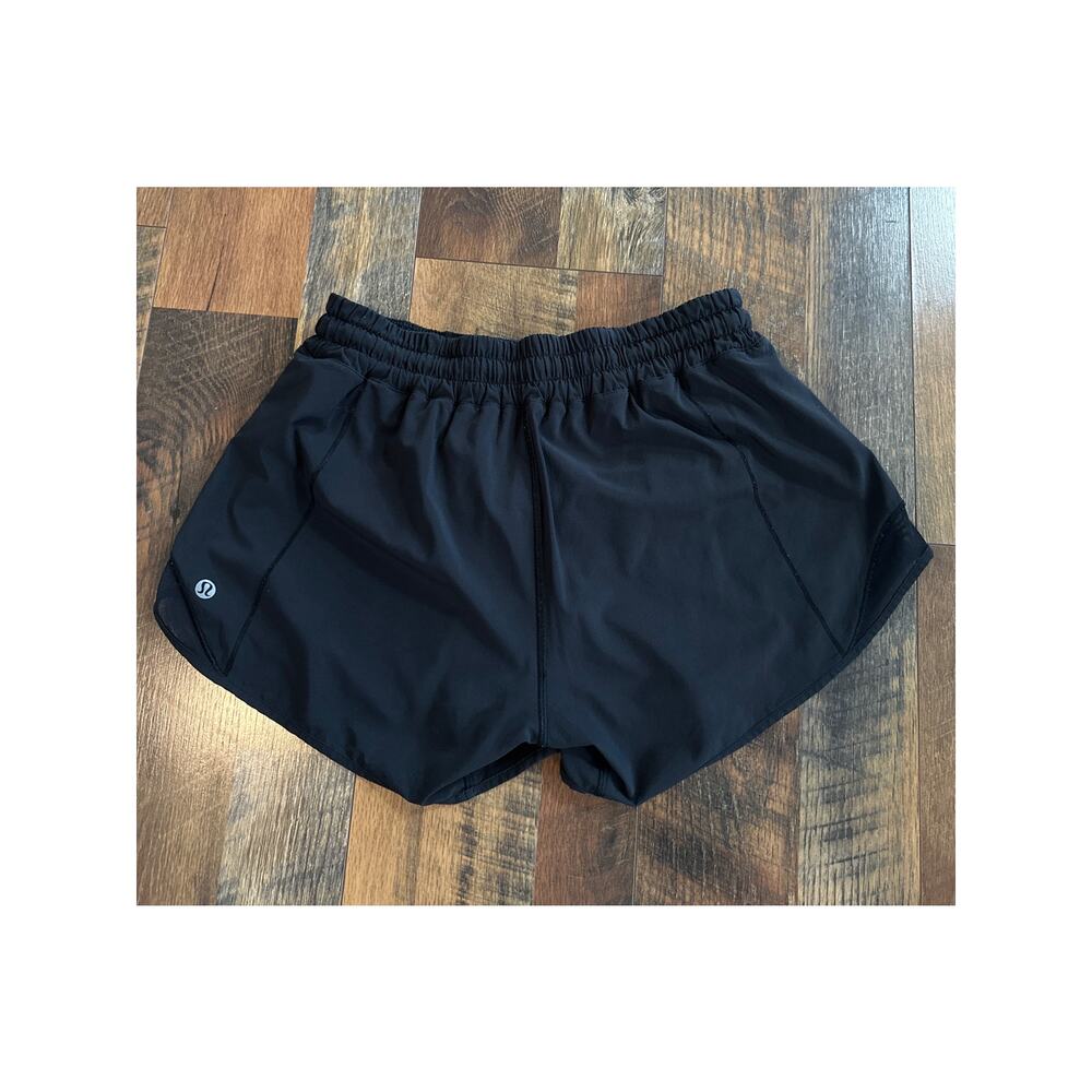 Lululemon Hotty Hot Short II Long 4" Black Sz 6 Mesh Lined